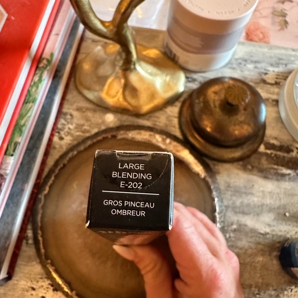 Urban decay eyeshadow blending brush (E-202) - Picture 4 of 4